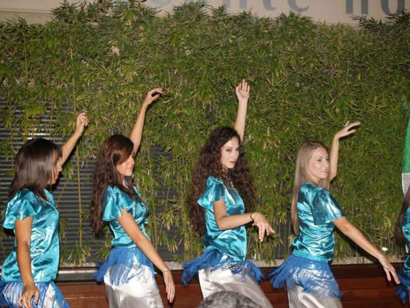 Baile árabe en Alicante Danza árabe en Alicante. Academia de danzas folclóricas argelinas y árabes