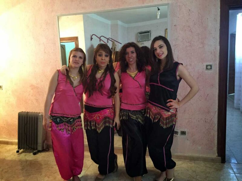 trajes-tipicos-de-danza-arabe-en-alicante Ven y disfruta en nuestra asociación. Alquile fabulosos trajes típicos árabes en Alicante