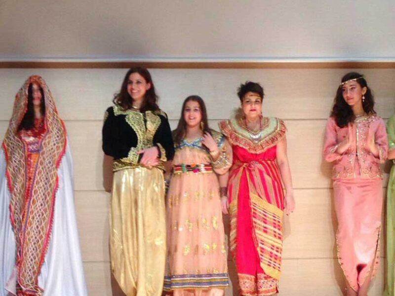 trajes-tradicionales-arabes-y-argelinos Ven y disfruta en nuestra asociación. Alquile fabulosos trajes típicos árabes en Alicante